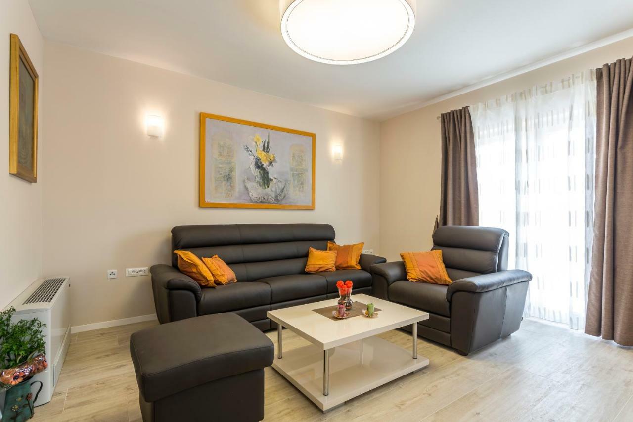 Villa Flores روغوزنيكا المظهر الخارجي الصورة