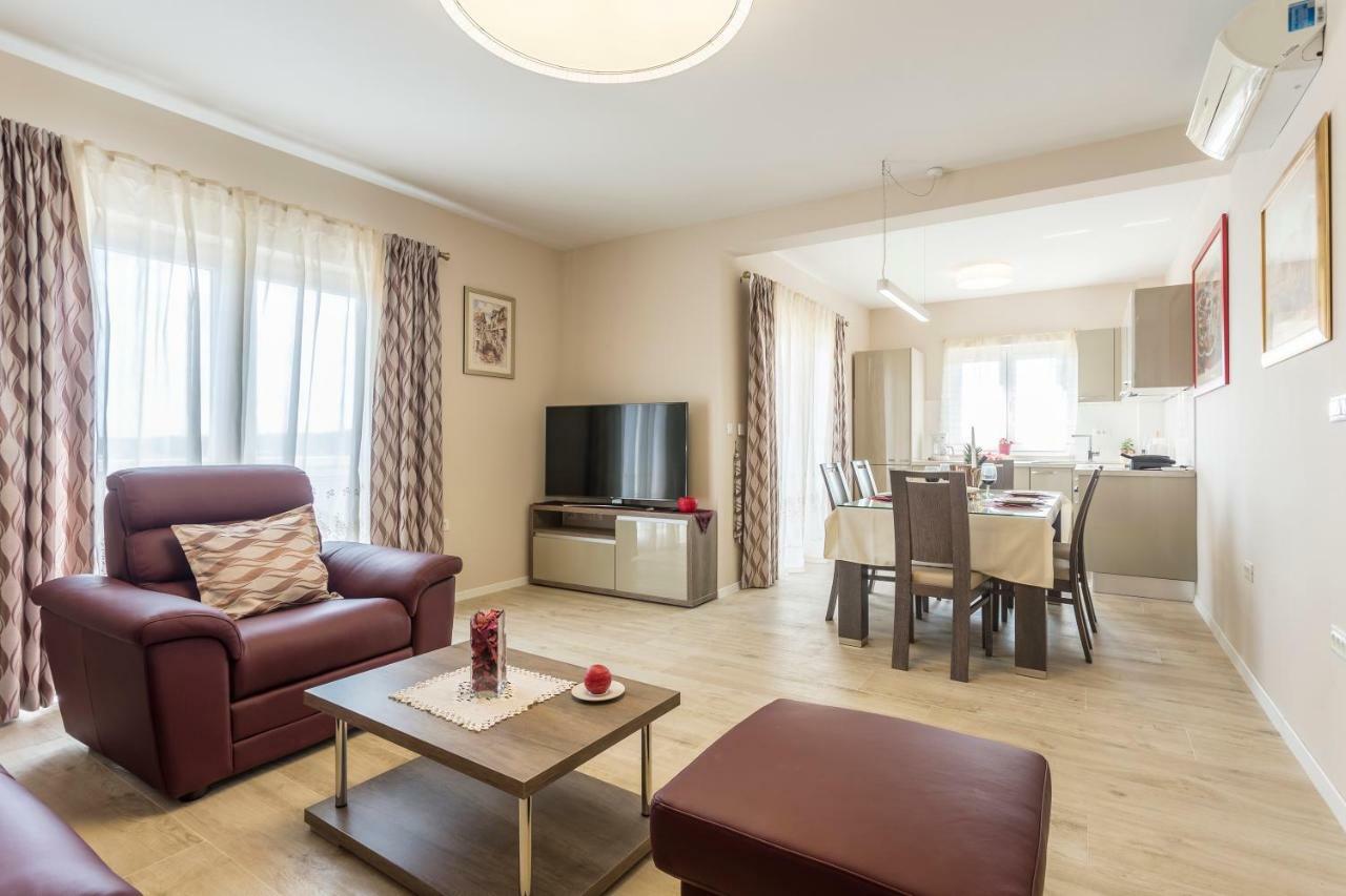 Villa Flores روغوزنيكا المظهر الخارجي الصورة